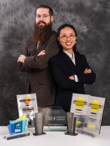 ホームドクターのライ博士（Dr. Wei-Shin Lai）と、ビデオゲームの開発者である夫（Jason Wolfe）